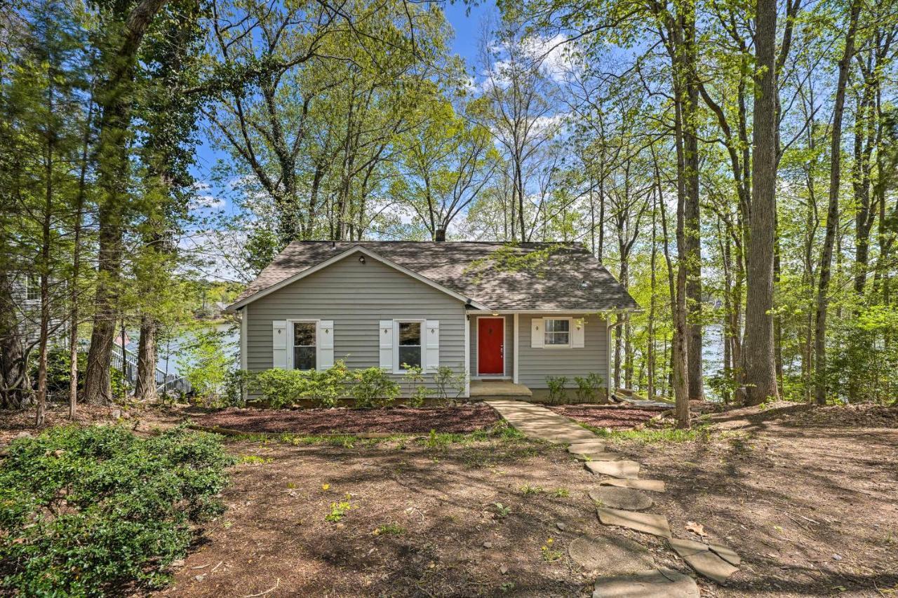 Waterfront Cottage With Boat Dock And 3 Decks! Bracey Exterior photo